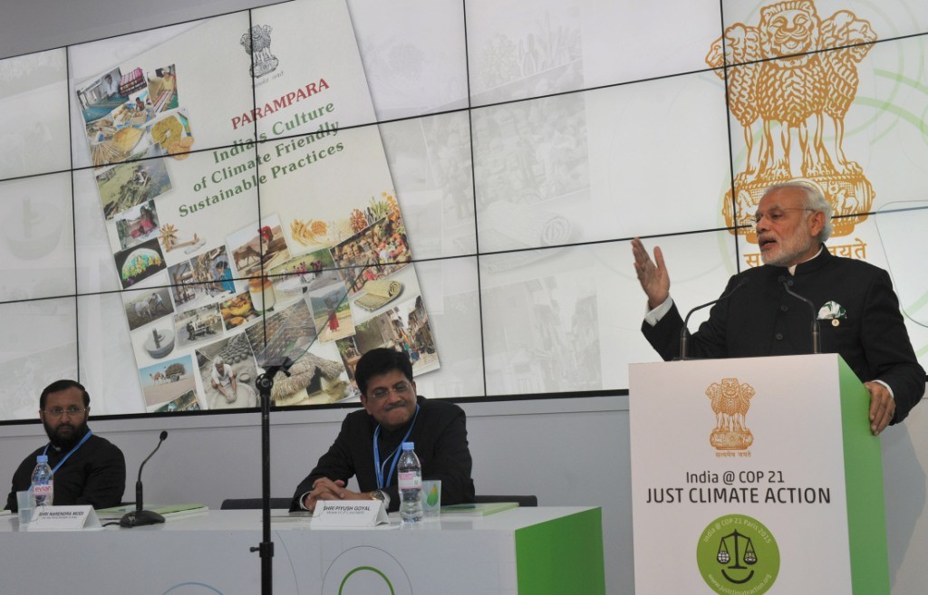 Narendra Modi addressing at the India Pavilion, at COP21 Summit, in Paris