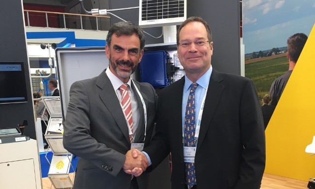 Gregory Erdmann, NRG Systems’ VP of Global Sales, and Francisco Torres, Lasser Eólica’s CEO